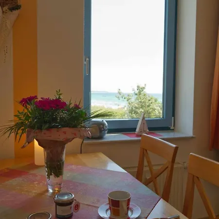 Inselblume 01 - Mit Meerblick Und Balkon Am Suedstrand Burgtiefe auf Fehmarn
